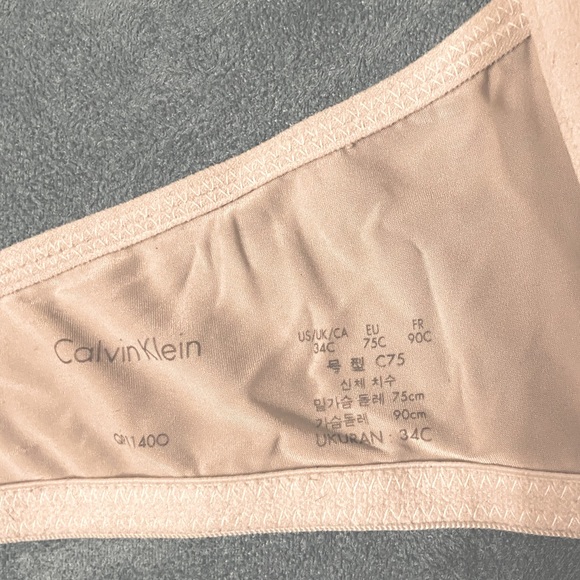 Everyday Calvin Klein T-Shirt bra. Wardrobe staple! - Picture 3 of 3